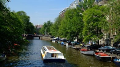 De ultieme gids voor een stijlvolle dag op het water in Amsterdam